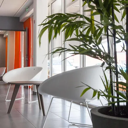 Uxco H2o Aparthotel