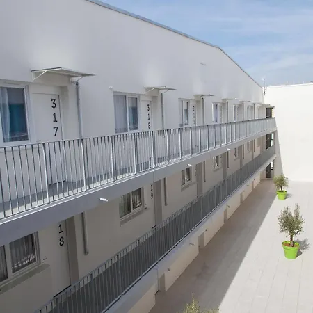 Uxco H2o Aparthotel *