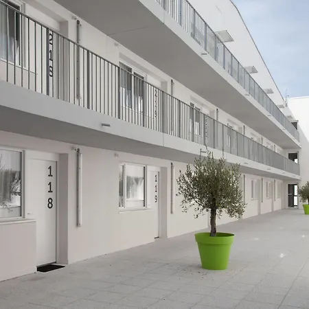 Uxco H2o Aparthotel